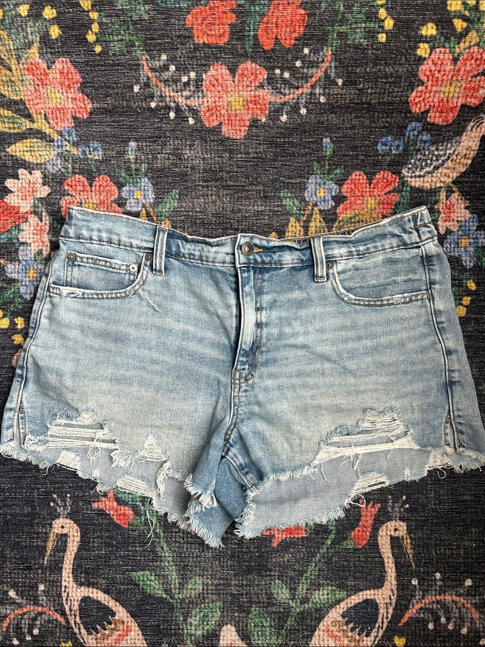 Aerie Daydream Distressed Denim Shorts, Size Large